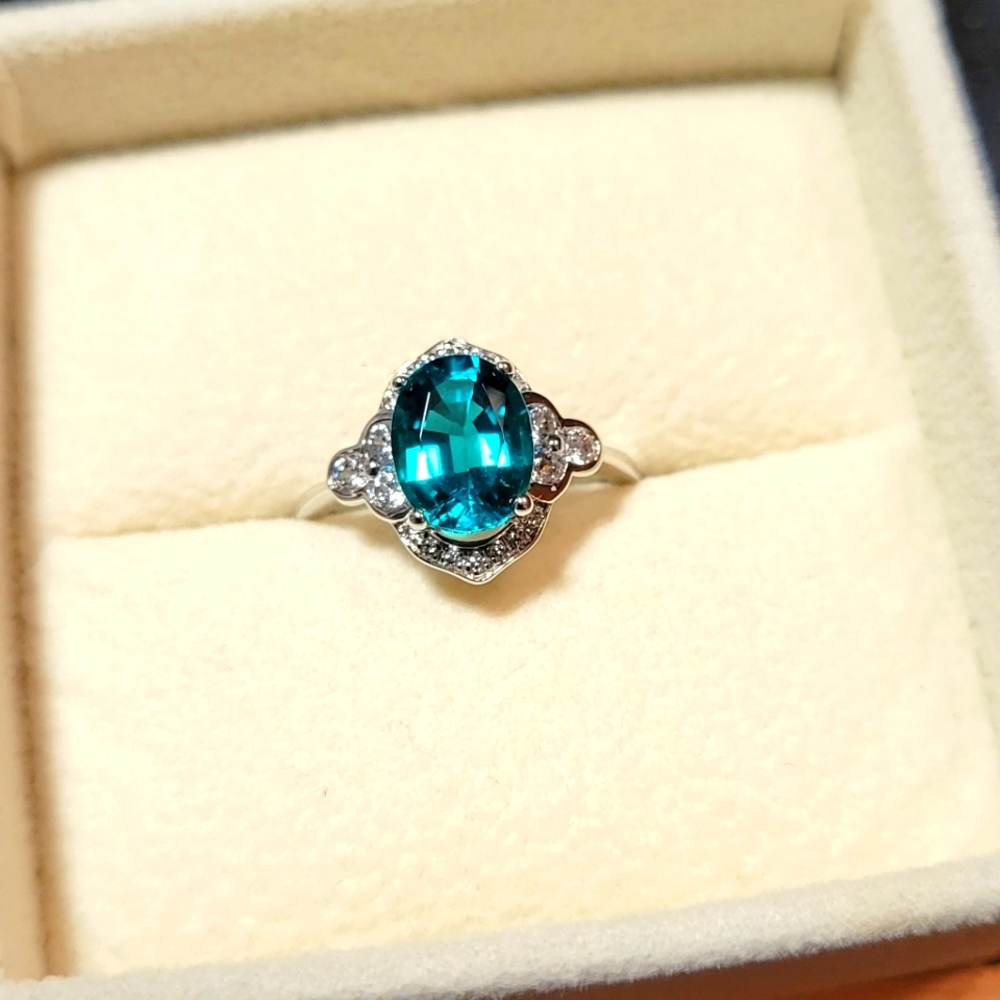New In Box Sterling Silver, Lab Emerald ring, size 6.5